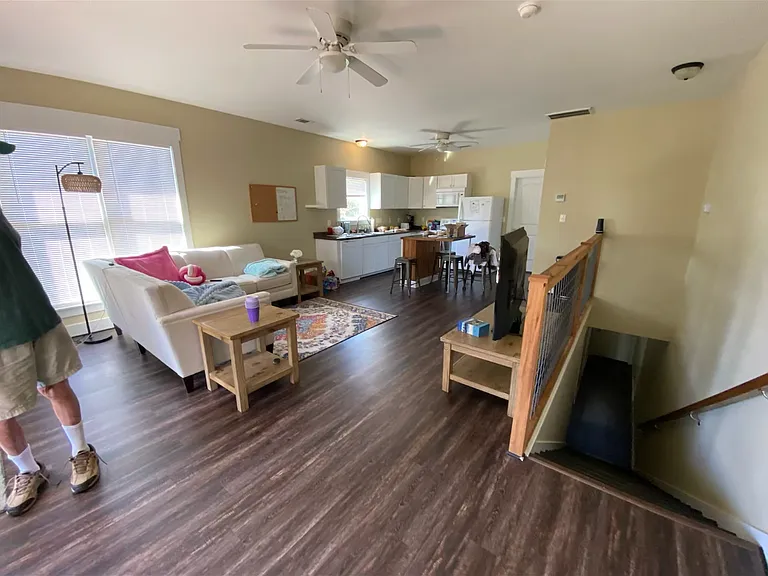 112 Crystal Lake Dr — Photo 5