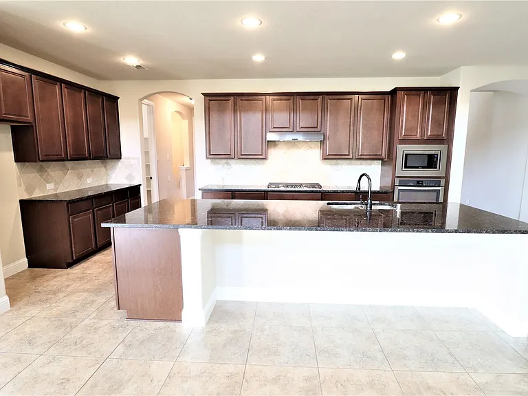 5070 Kerstyn Dr — Photo 14