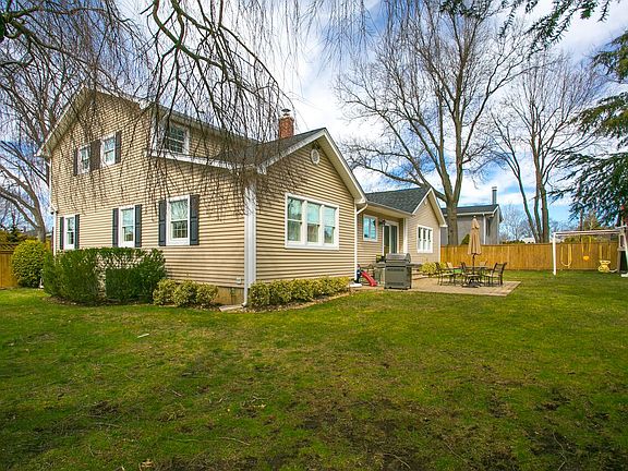 3rd image of 47 Saratoga Dr
