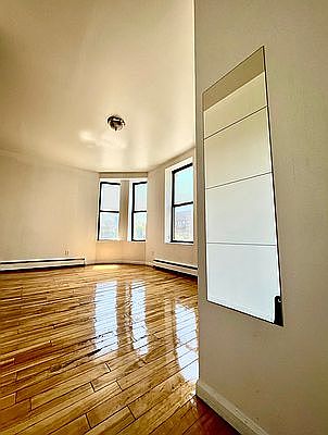 5th image of 201 E 118th St APT 4E