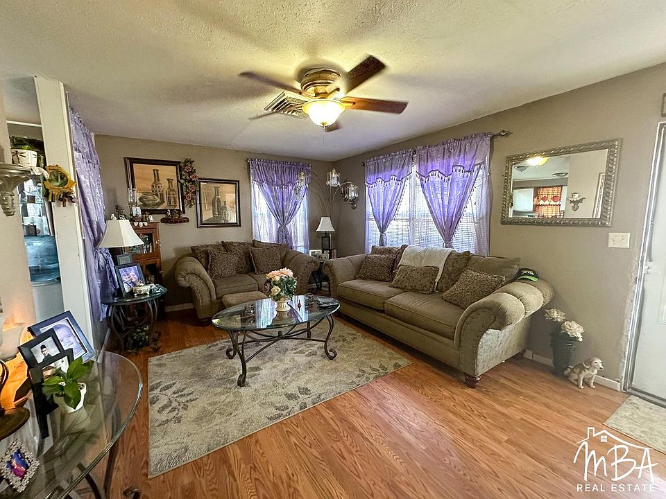 107 S Kearny St, Lakin, KS 67860 Zillow