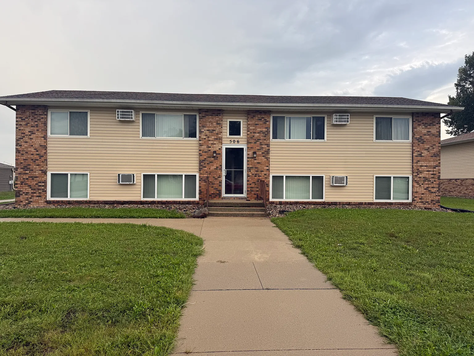 2 bed, $850 — Photo 1
