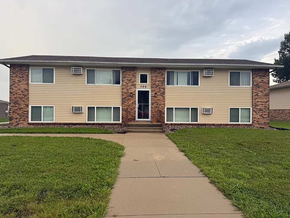 506 & 510 Southmoor Dr SW