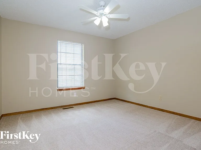 1004 SE Dover Dr — Photo 10