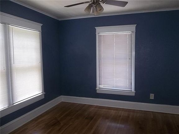 4th image of 414 W Parks Ave