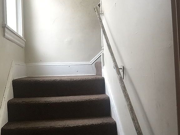 3rd image of 1184 Northlockwood