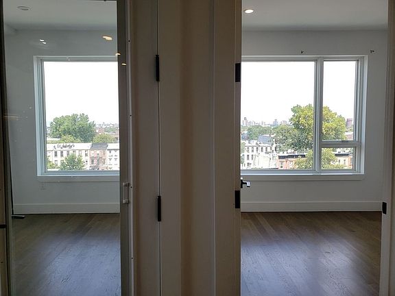 4th image of 1460 Fulton St #72