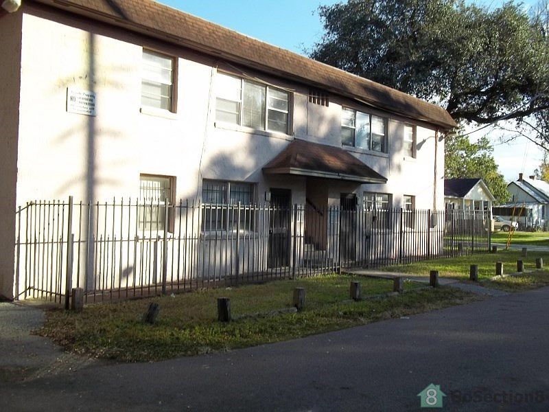 1st image of 1029 Brady St APT 7