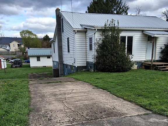 3rd image of 256 Blackiston Ave