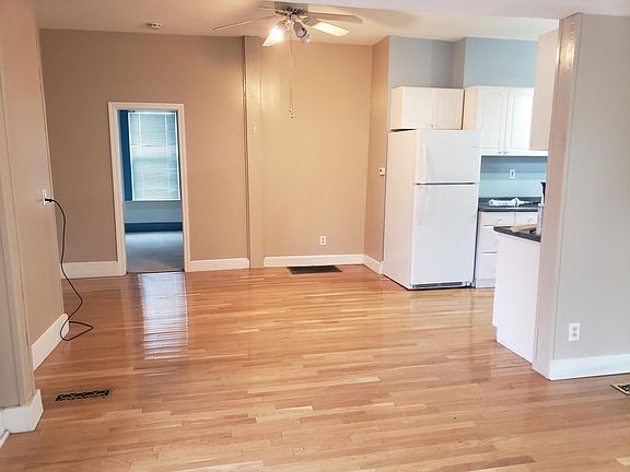 3rd image of 322 Hilldale Ave #1