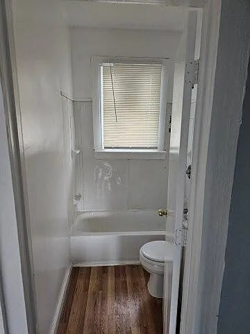 2417 W Grand St — Photo 7