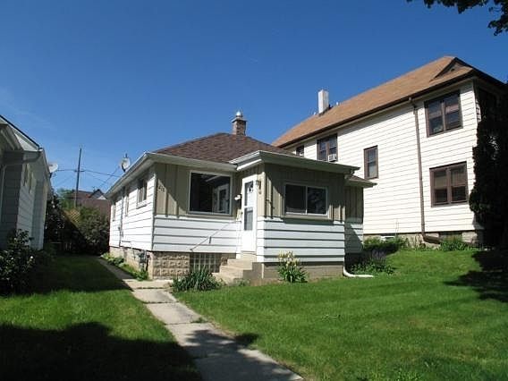 1st image of 2218 E Vollmer Ave