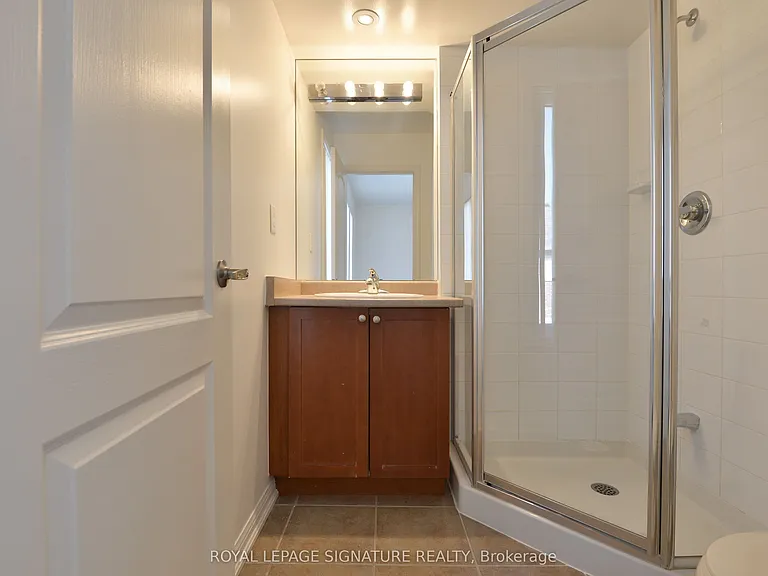 3135 Boxford Cres #6 — Photo 22