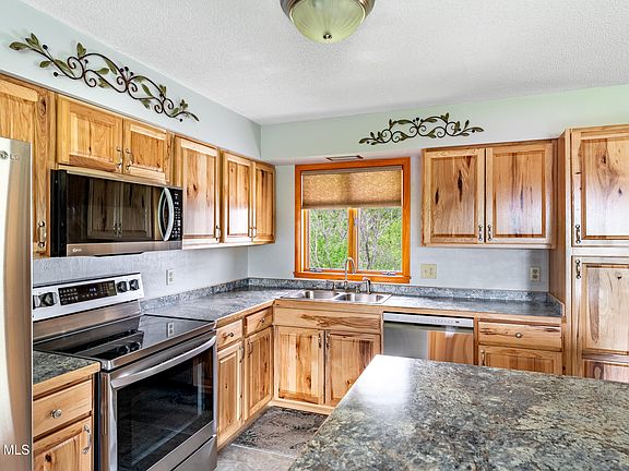 4th image of 57 Casey Road