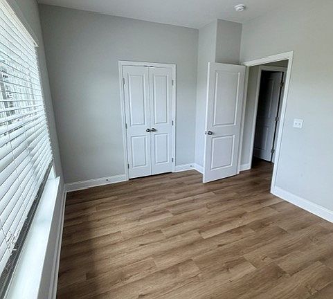 3rd image of 304 NE Bellingham Dr