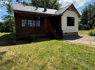1057 Paul Pry Trl, Halifax, VA 24558