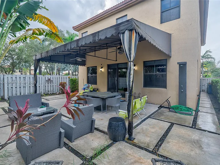 8825 NW 100th Pl — Photo 18