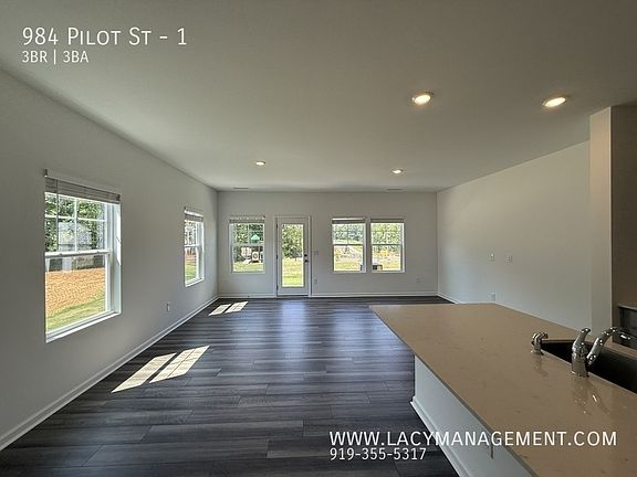5th image of 984 Pilot St #1