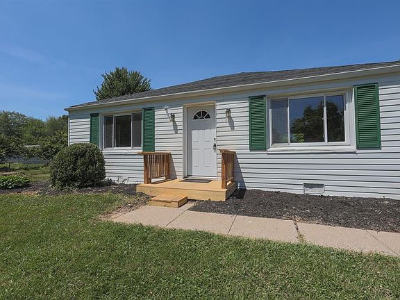 3rd image of 880 Stanlyn Dr