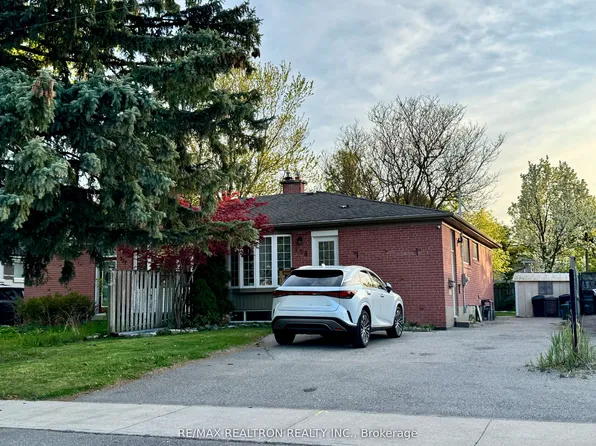 224 Anzac Rd #Basement, Richmond Hill, ON L4C 3G8