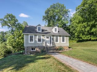 16 Chester Place, Chester Twp., NJ 07930