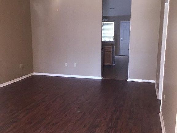 4th image of 7605 Iris Dr