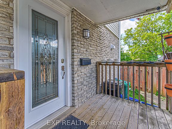 2nd image of 98 Monteagle Cres