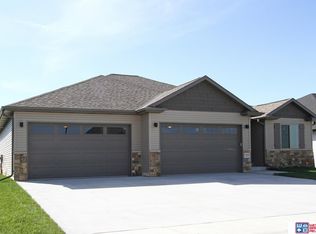 7323 Anselm Ln, Lincoln, NE 68516
