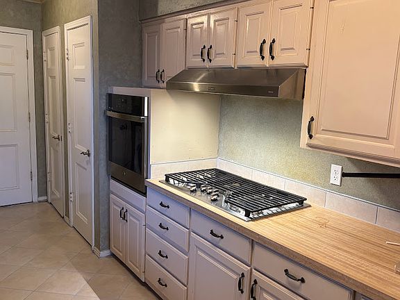 4th image of 8347 Foxwood Ln