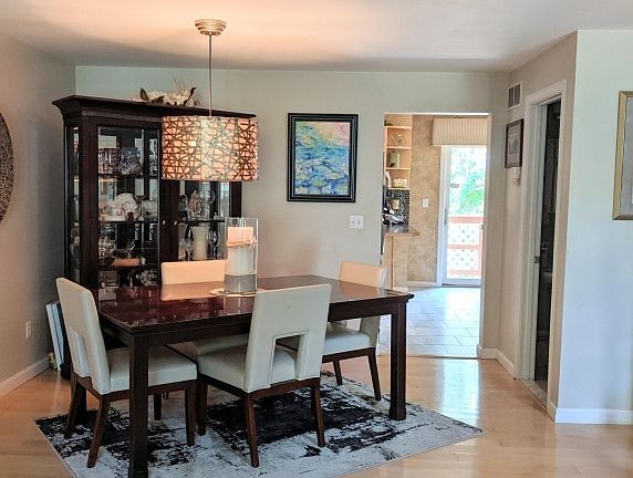 4th image of 193 River Farms Dr