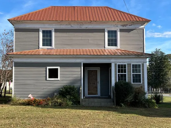 658 Charlotte St, Roanoke Rapids, NC 27870