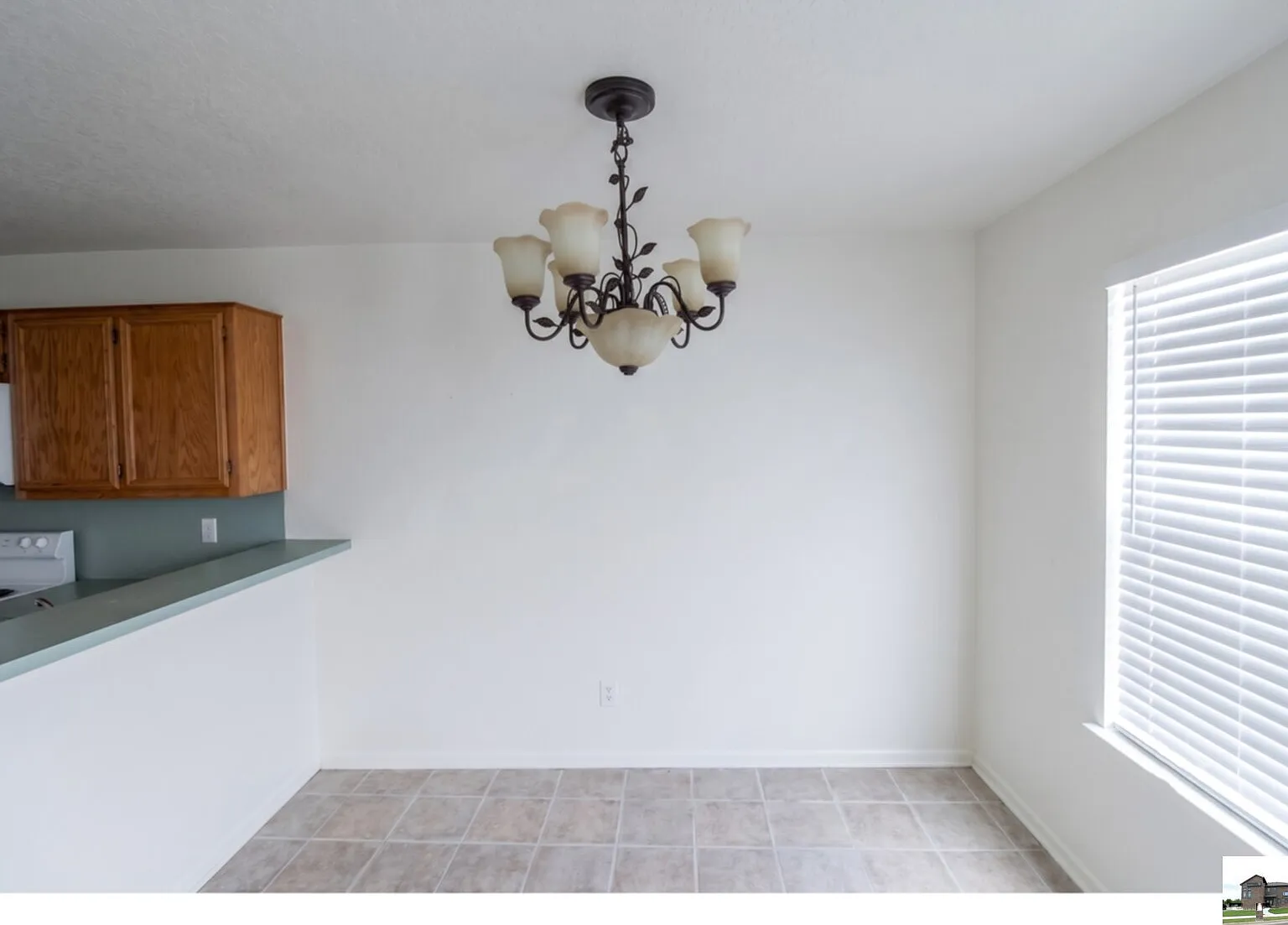 2 bed, 1.5 bath, 1110 sqft, $1,050 — Photo 4