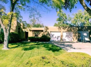 3243 Calle De Deborah NW, Albuquerque, NM 87104