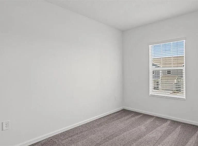 3302 Laurent Loop — Photo 15