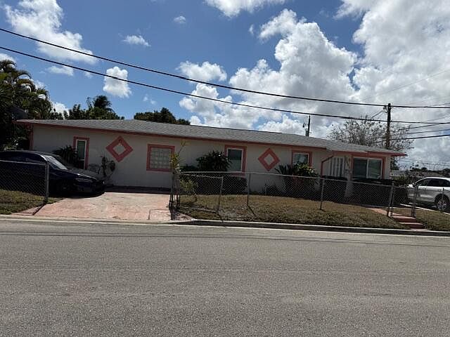 1st image of 1585 W 36th Street