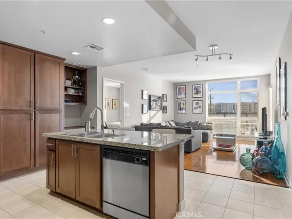 21301 Erwin St Unit 505, Woodland Hills, CA 91367