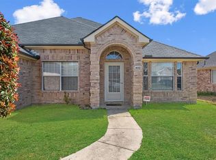 402 Camp Creek Dr, Arlington, TX 76002