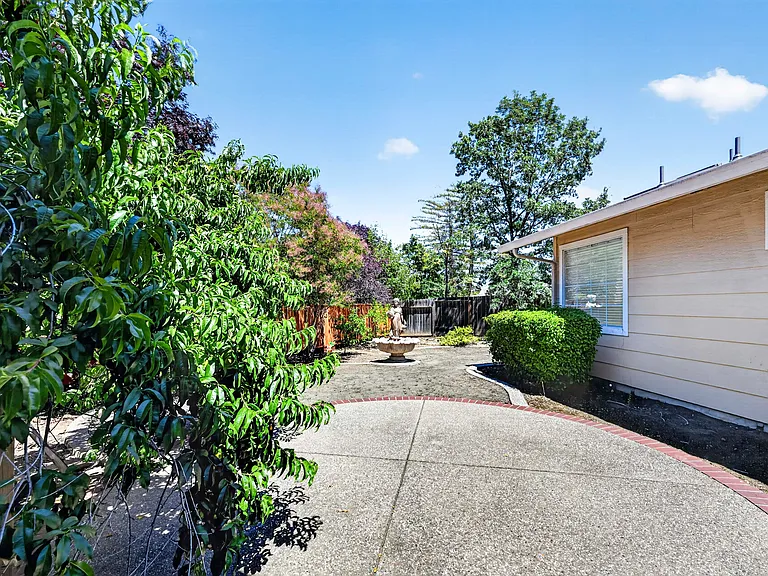 2628 Superior Dr — Photo 52