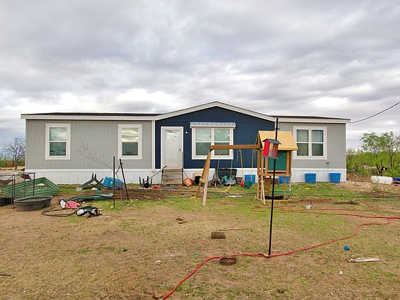 3rd image of 300 Reed Rd