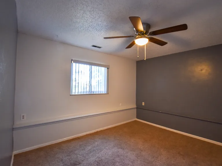 4925 Hackamore Dr N — Photo 11