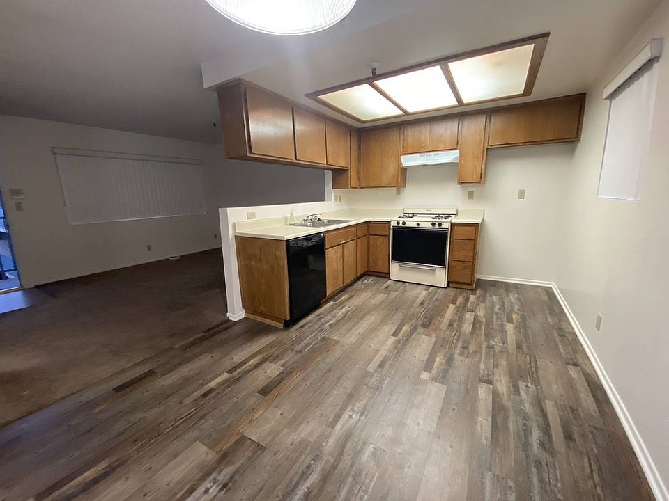 2nd image of 13707 Cerise Ave #8