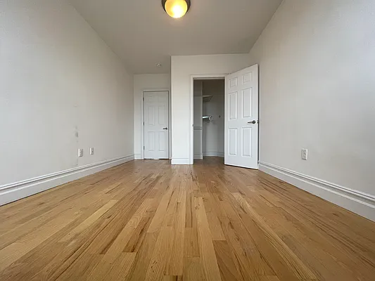 Rented by Hillel Realty Group | media 18