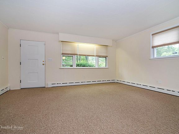 3rd image of 187 Breeze Ave