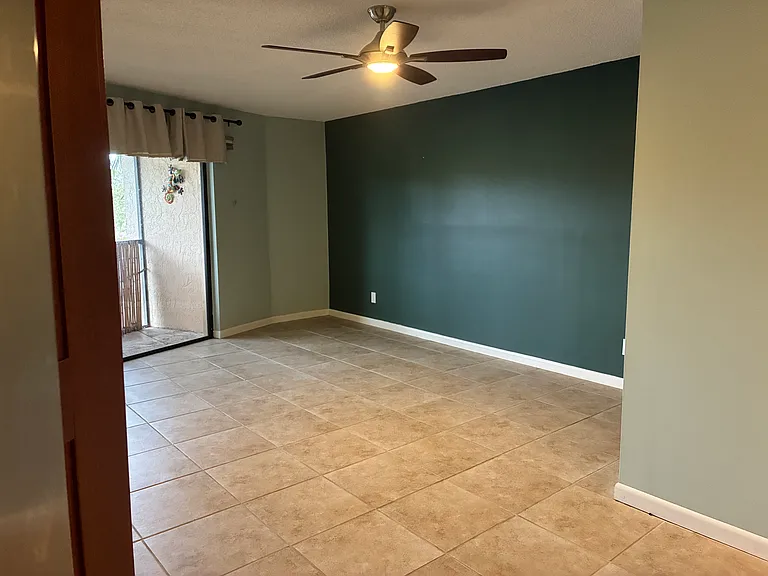 1999 NE Collins Cir #100 — Photo 10
