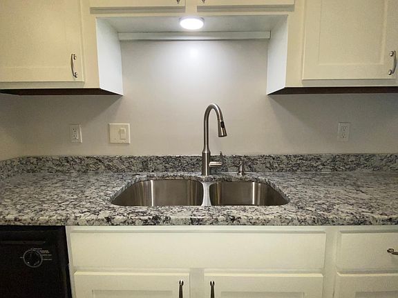 5th image of 7310 York Ave S #107