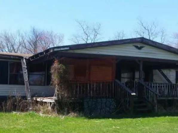 146 Violet Dr, New Cumberland, WV 26047