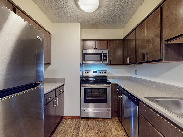 Oakdale Apartments — Photo 23