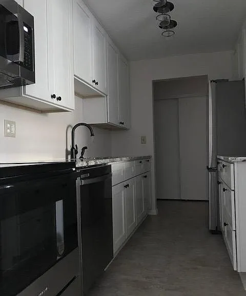 329 Geneva Ave N #204 — Photo 10