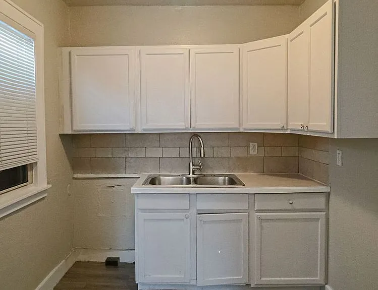 306 E Pine St — Photo 6
