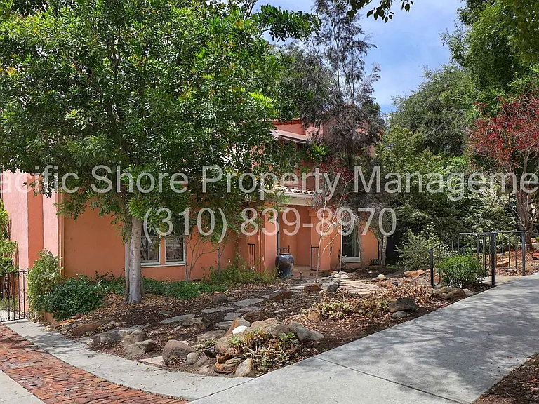 1229 Geneva St — Photo 45